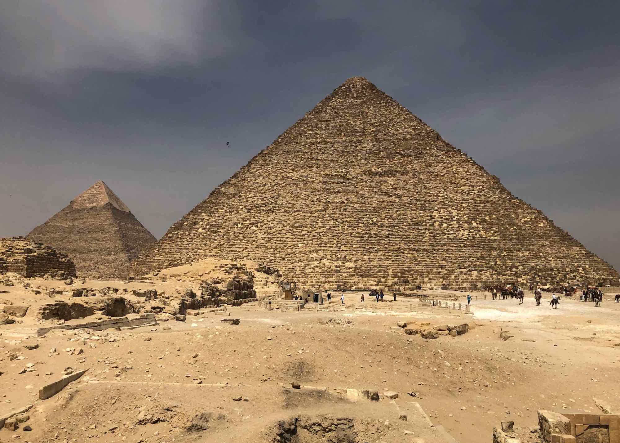 khufu and khafre pyramids